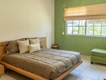 Casa en Venta en SM 17 Cancún | 3 Recámaras | 305 m² | Cerca de Parque Kabah