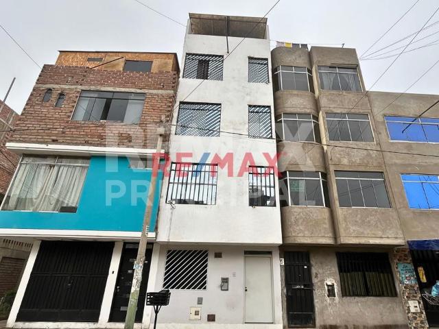 Venta De Casa Con 4 Minidepartamentos + Azotea De 210.11 M² En Comas