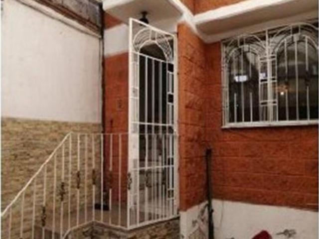 Venta de Casa con 4 Rec. 2 Baños Calle Cerrada Bonito Ecatepec