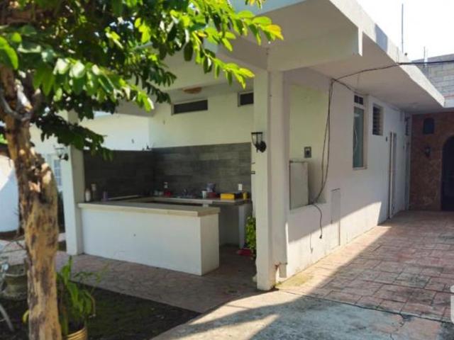 Venta de Casa en Cuautla con 10 Bungalows