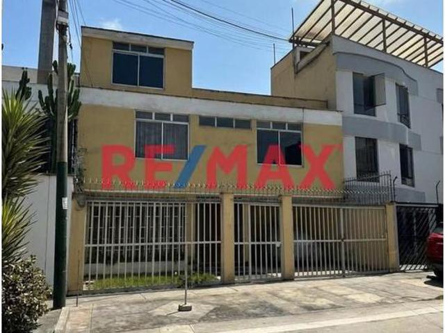 Venta De Casa Con Terreno De 224 M2 En Vista Alegre, Surco