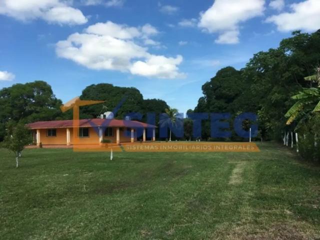 VENTA DE CASA CON TERRENO DE 7500 M2 CAMINO A JUANA MOZA DE TUXPAN VERACRUZ