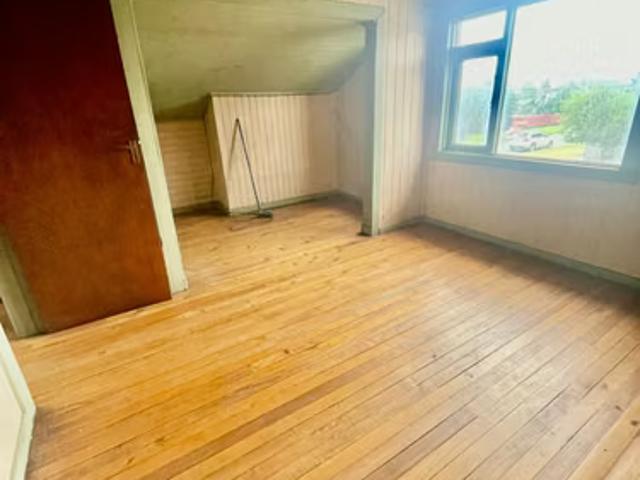 Venta de casa en zona de alto flujo comercial | 5 dormitorios por 170000. 00 en Pitrufquén