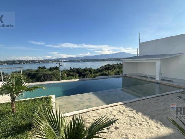 Venta de casa con vista al Lago de Tequesquitengo Morelos…Clave 5908