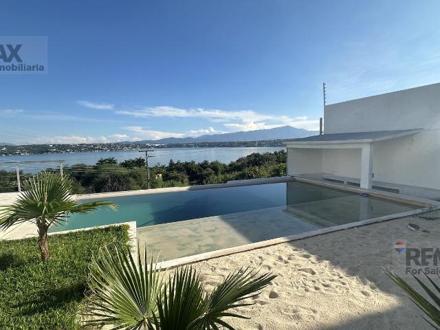 Venta de casa con vista al Lago de Tequesquitengo Morelos?Clave 5908