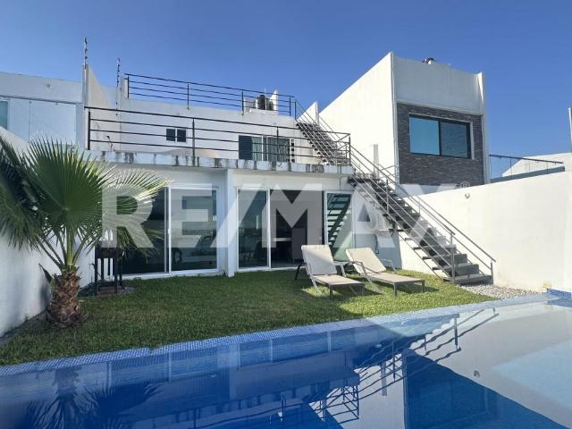 Venta de casa con vista al Lago de Tequesquitengo Morelos. Clave 5909