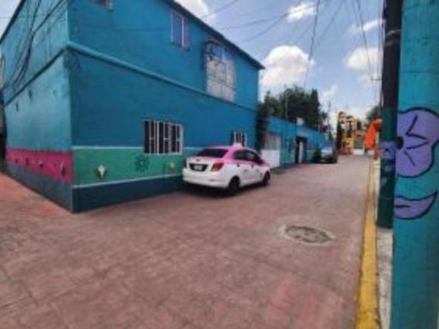 VENTA DE CASA CON VIVIENDAD. COL. SN JUAN TLIHUACA AZCAPOTZALCO