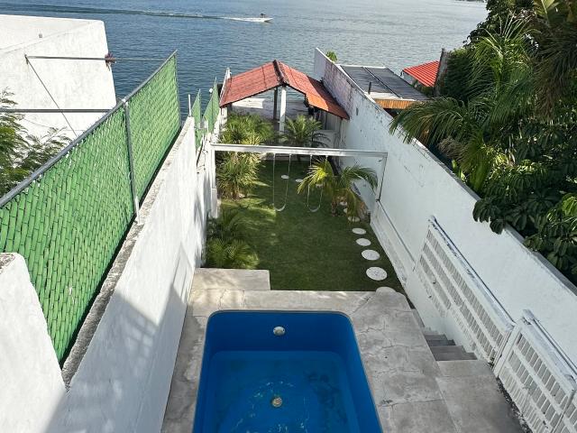 Venta de casa con acceso al Lago de Tequesquitengo, Morelos…Clave 6360