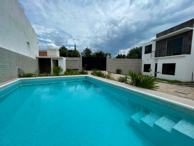 Venta de casa con alberca en Oaxtepec