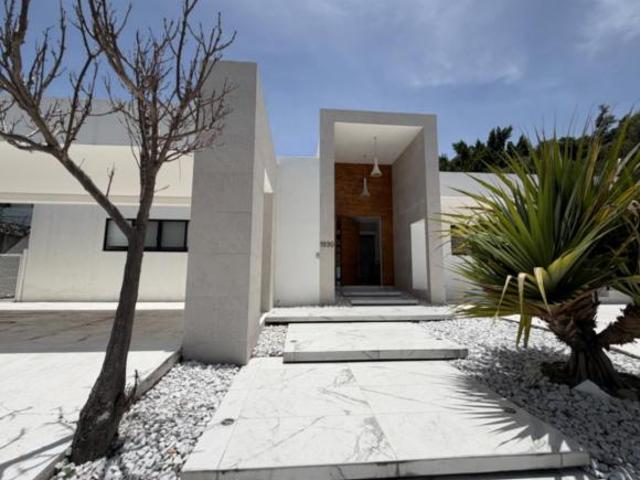 VENTA DE CASA CON ALBERCA EN FRACC. LA MORALEDA, ATLIXCO, PUEBLA