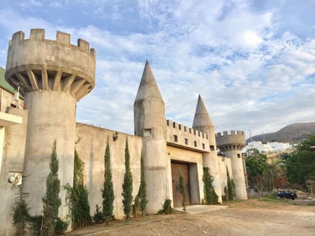 Venta de Casa con alberca y salon para eventos, Plaza Las Am