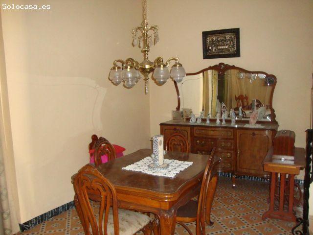 VENTA DE CASA CON AMPLIO CORRAL EN BENIFAIO