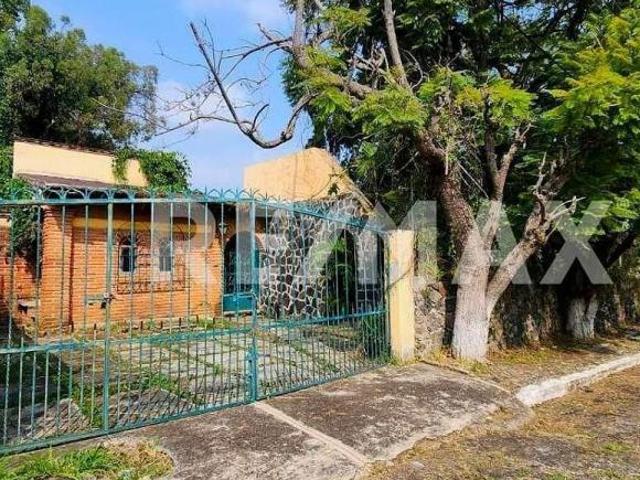 Venta de Casa con Amplio Jardín en Jardines de Tlayacapan
