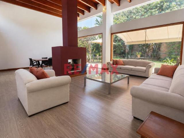 Venta De Casa Con Amplio Jardín Y Potencial De Ampliación En Condominio – La Molina