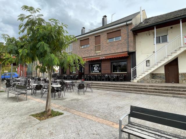 Venta de casa con bar en Toral de Merayo