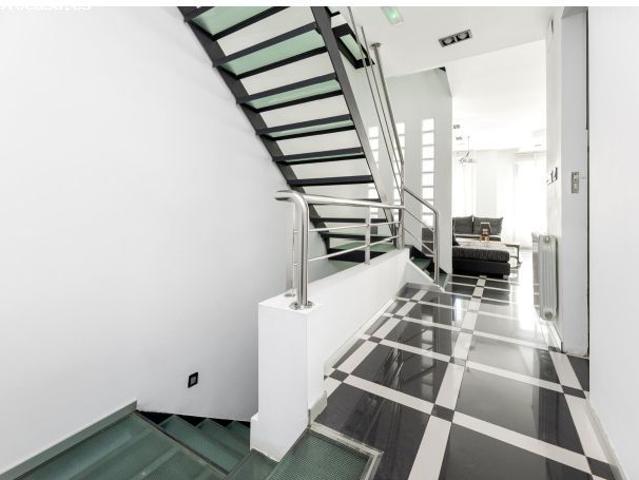 Venta de casa con calidades de lujo en Armilla Granada