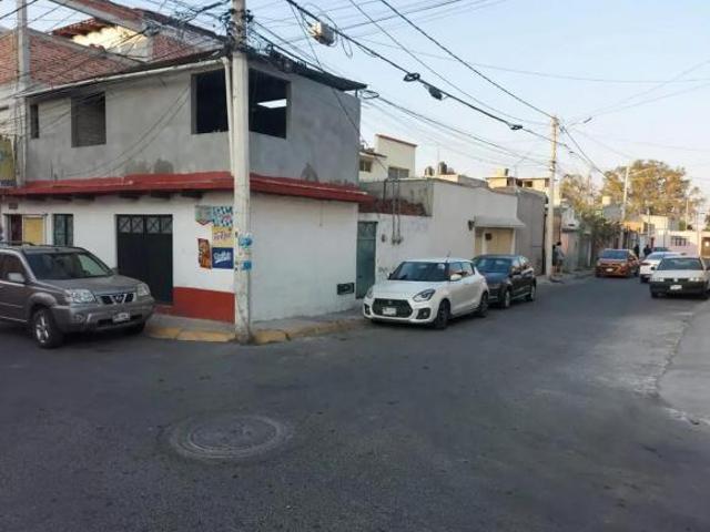 VENTA DE CASA CON DEPARTAMENTO EN COL. COMERCIANTES, CENTRO SUR