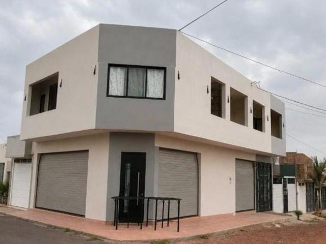 VENTA DE CASA CON DOS DEPARTAMENTOS Y LOCAL COMERCIAL ZAPOTLANEJO JALISCO
