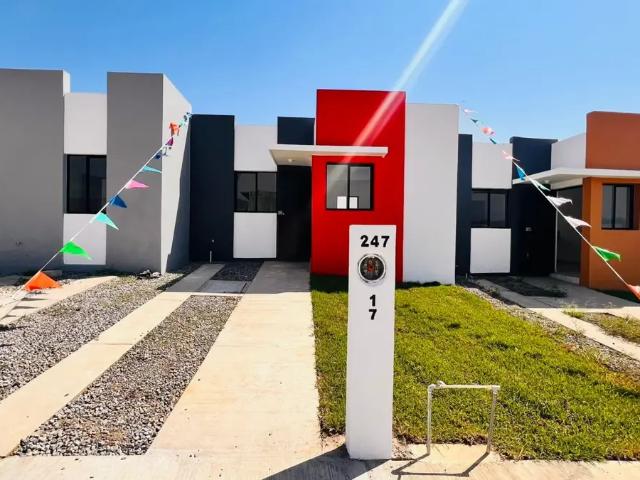 Venta de Casa con Espacioso Patio en Villa de Álvarez, Colima