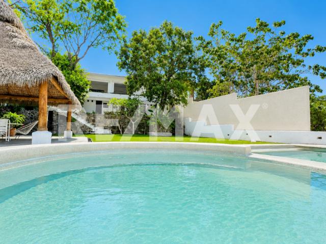 Venta de Casa con espectacular vista y acceso directo al lago de Tequesquitengo, Morelos. Clave 6208