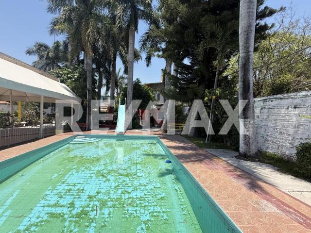 Venta de Casa con Jardín de eventos en Cuautla