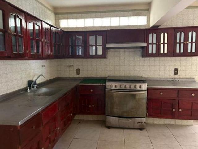 VENTA DE CASA CON JARDIN EN SANTA FE