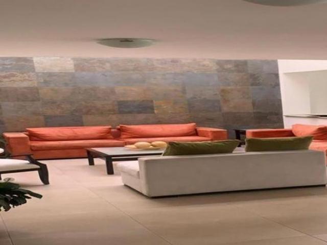 Venta de casa con jardín, hasta 6 habitaciones en fraccionamiento privado