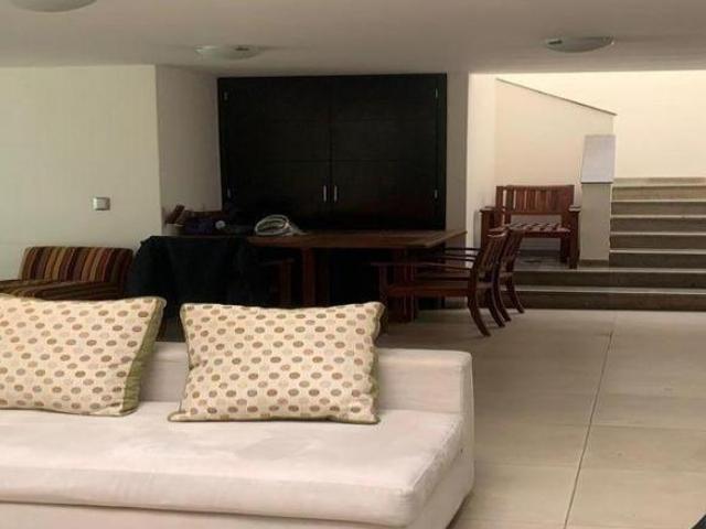 Venta de casa con jardín, hasta 6 habitaciones en fraccionamiento privado