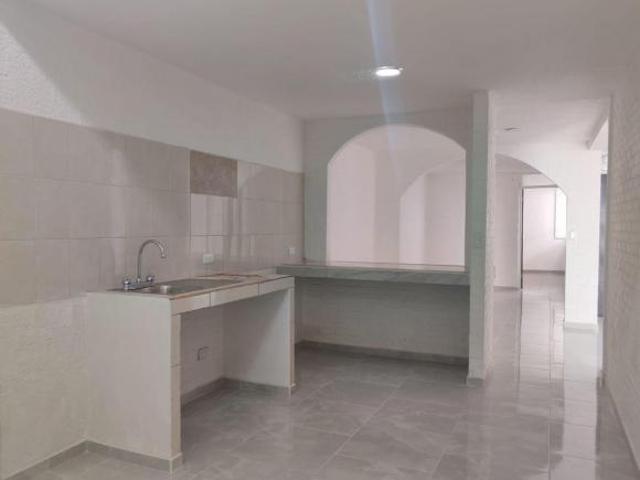 Venta de Casa con Local Comercial y 4 Recámaras en Pabellón de Arteaga