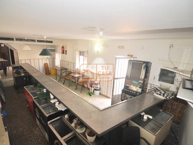 Venta de casa con local en venta en Talaván Cáceres