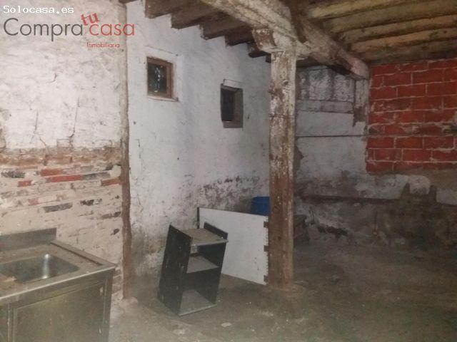 VENTA DE CASA CON NAVE Y JARDIN EN VEGANZONES