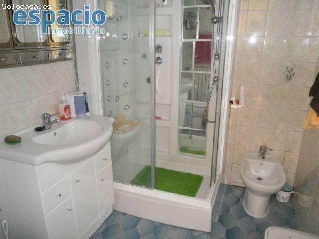 VENTA DE CASA CON NEGOCIO EN VEGA