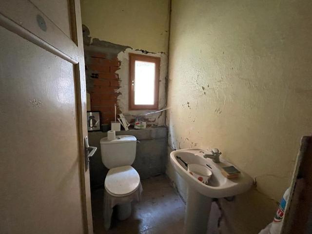 VENTA DE CASA CON PATIO EN SAN MIGUEL DE LAS DUEÑAS