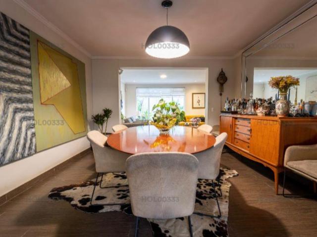 Venta de Casa con piscina, terraza, 4 dormitorios y más en Miraflores