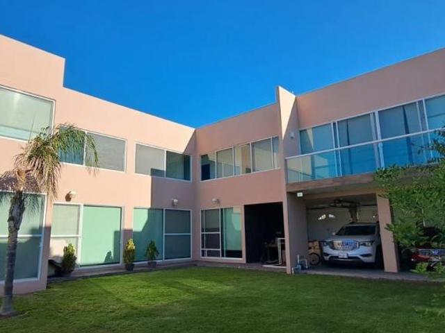 VENTA DE CASA CON RECAMARA EN PLANTA BAJA EN FRACC. MIRAVALLE EN CIUDAD DE SAN LUIS POTOSI