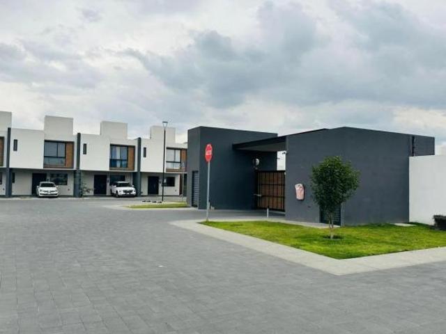 Venta de Casa Condominio Aurea Camino Real a Santin San Mateo Otzacatipan Toluca Mexico CP 50220 AR