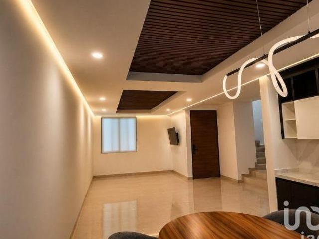 Venta de Casa Condominio Trento al Norte de la Ciudad a 1 minuto de Costco