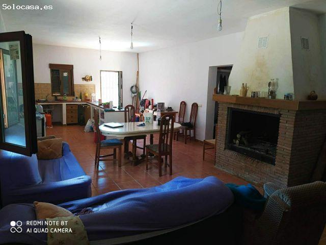 VENTA DE CASA CORTIJO CON TERRENO EN LA ALPUJARRA GRANADINA. Término de Cástaras – Pago de La Perla