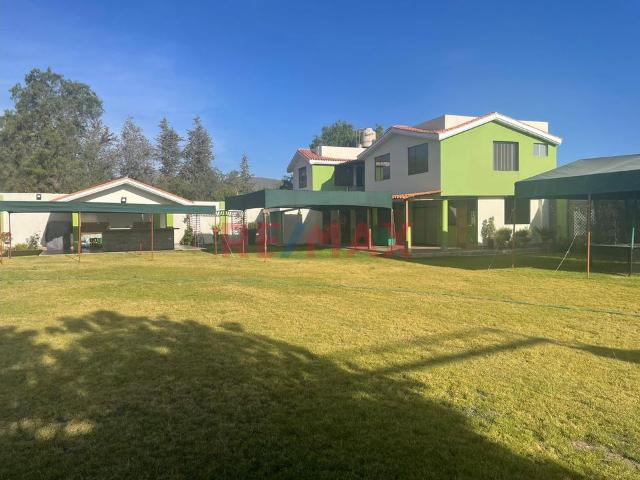 Venta De Casa De Campo En Characato A 3 Minutos De La Plaza