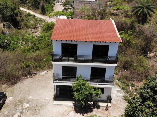 Venta de Casa de Inversión nueva con 3 Unidades Independientes, Alberca y Vista a la Bahía en Puerto