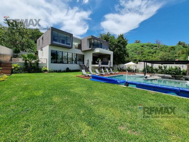 Venta de casa de lujo con alberca en Tequesquitengo, Morelos?Clave 6029