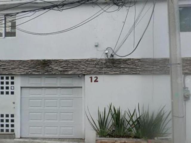 VENTA DE CASA DE REMATE HIPOTECARIO EN CALLE F, COL. EDUCACIÓN, CIUDAD DE MÉXICO