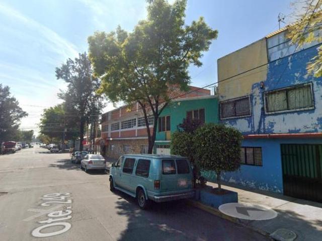 VENTA DE CASA DE REMATE HIPOTECARIO EN ORIENTE 249 AGRICOLA ORIENTAL, IZTACALCO, CIUDAD DE MÉXICO