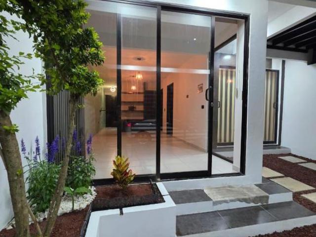 Venta de casa de un nivel renovada en lomas de santa fe solo contado en Xalapa