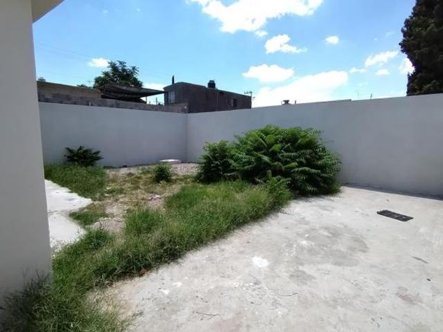 VENTA DE CASA DE UN PISO EN COL INSURGENTES REMODELADA