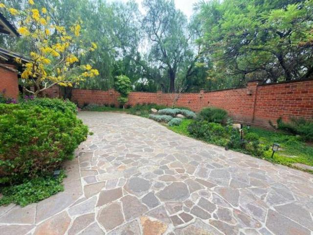 VENTA de CASA DE UN PISO EN EL CARMEN RESIDENCIAL MODERNA