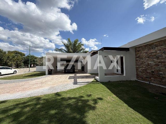 Venta de casa de una sola planta en La Rejoyada, Mérida Yucatán