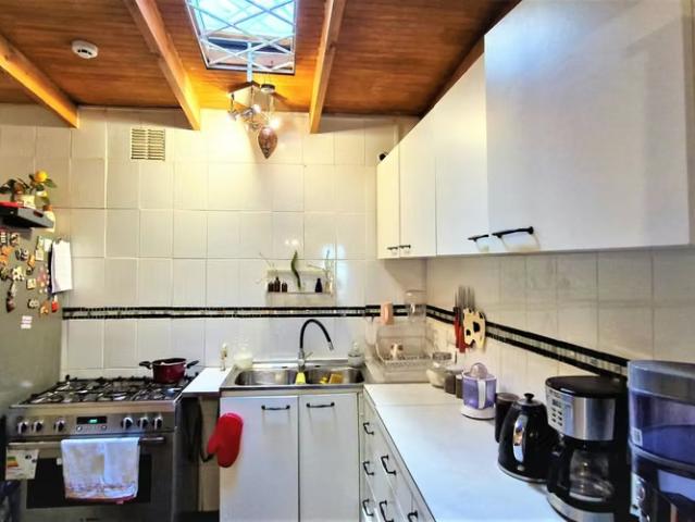 Venta de casa de 3 pisos en Viña, GRAN OPORTUNIDAD, emprendedor CREATIVO. 8.900 UF | 8 dormitorios por 8900.00 en Valparaíso