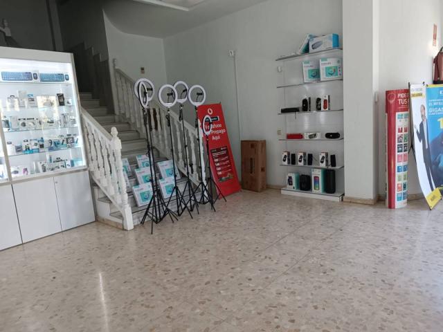 Venta de casa de 400 m2 con local incluido en Roquetas de Mar junto policía municipal