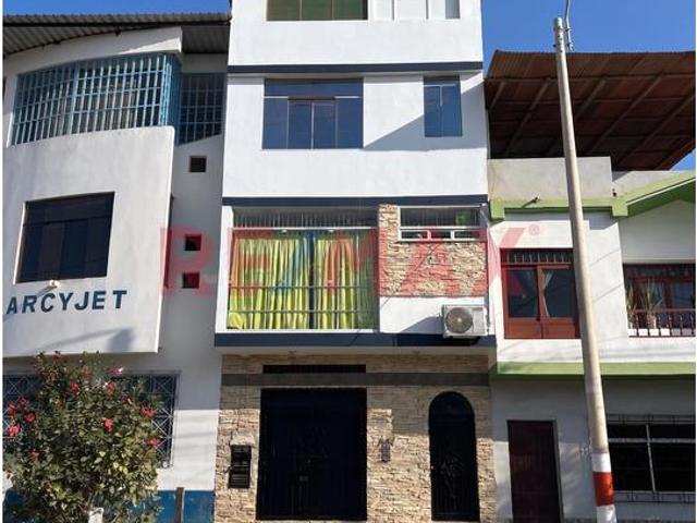 Venta De Casa De 4 Niveles En Avenida